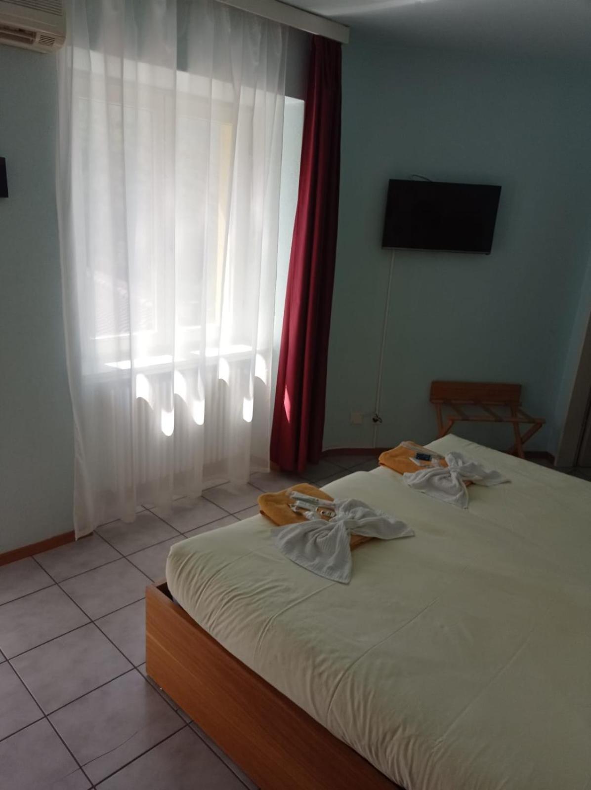Hotel Ristorante Camoghe Isone Ngoại thất bức ảnh