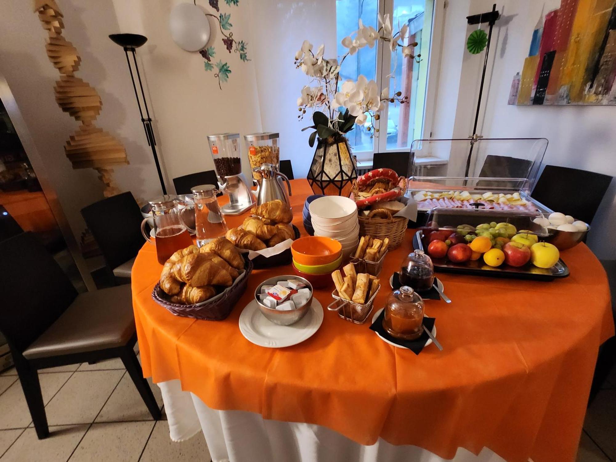 Hotel Ristorante Camoghe Isone Ngoại thất bức ảnh